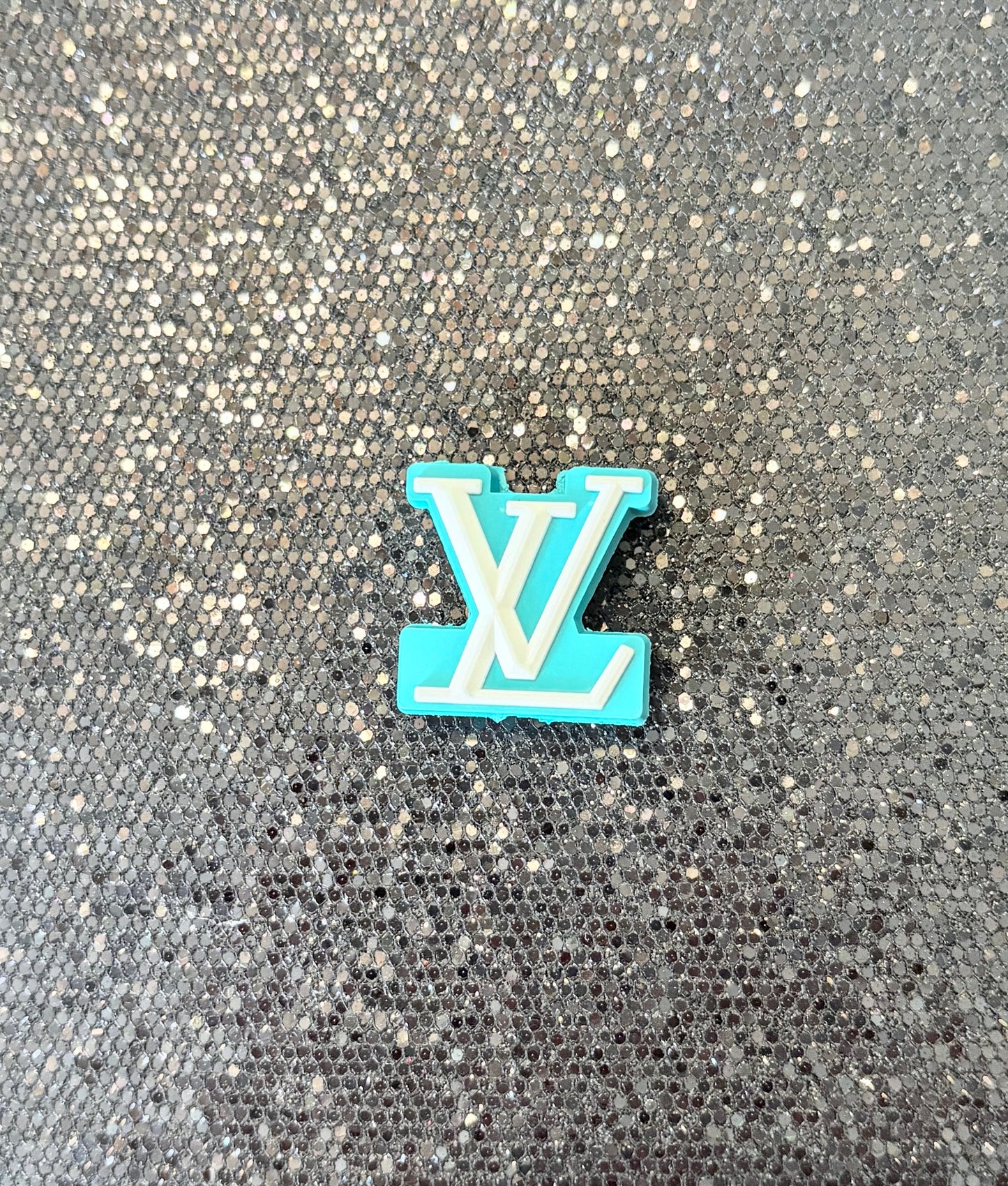 LV (teal)