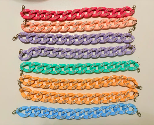 Large link hat chains