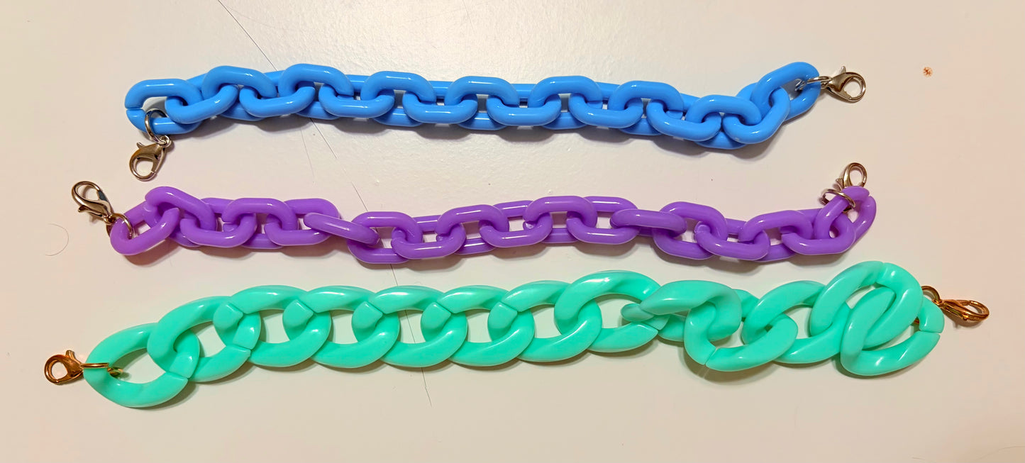 Large link hat chains