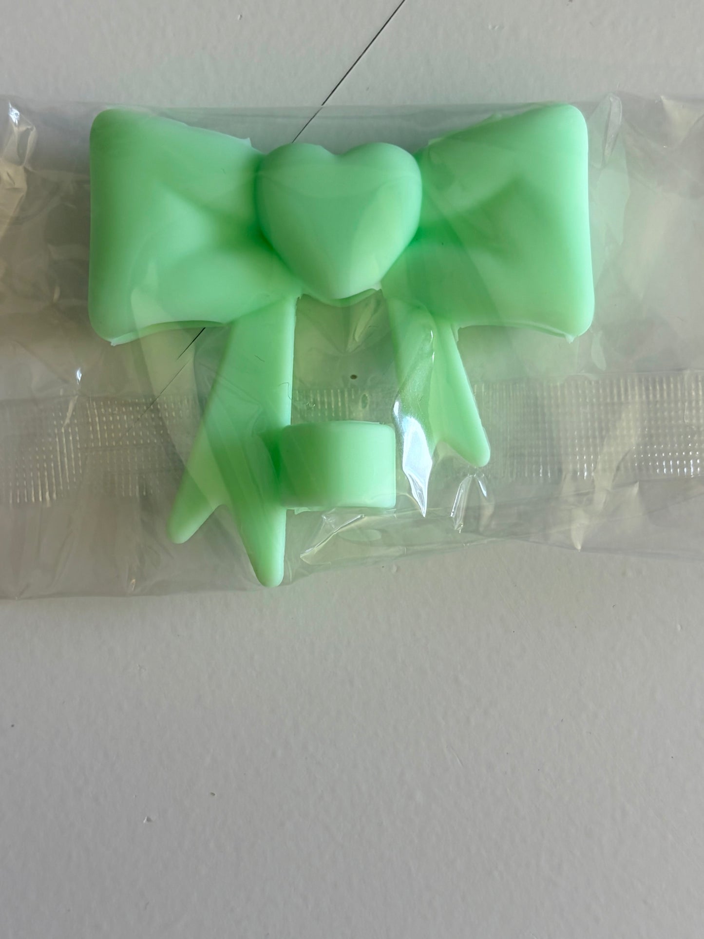 Green bow
