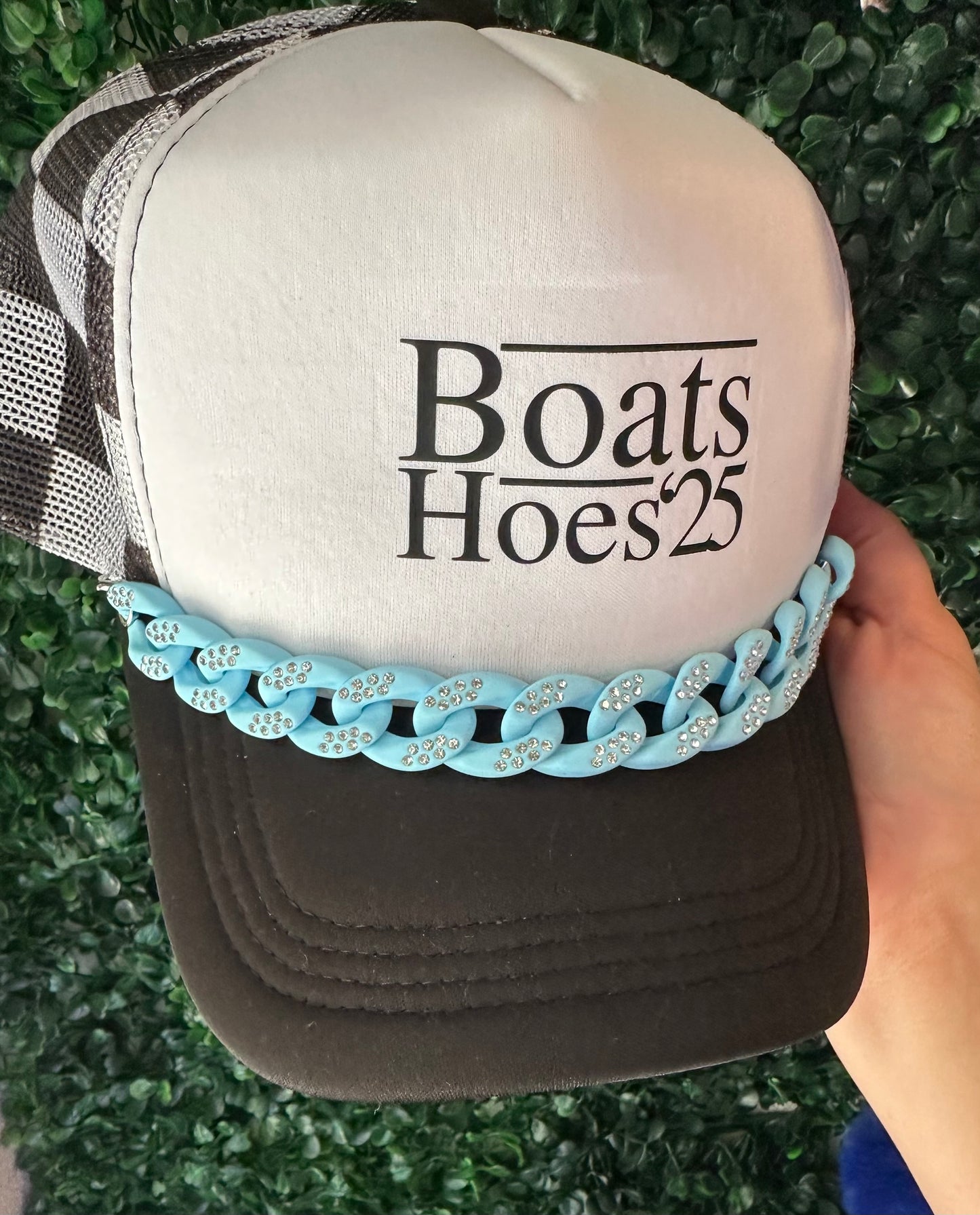Boats & Hoes 25